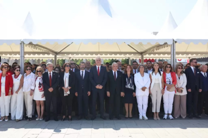 Nİlüfer’de Milletin Yeniden Doğuşunun 103. Yılı Kutlandı