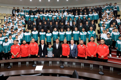 Konya'da Başkan Kılca'dan, futbol takımlarına destek